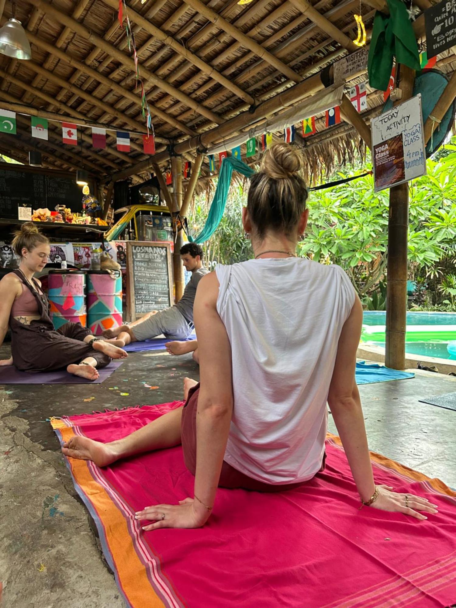 Losmanos Hostel 요그야카르타 외부 사진