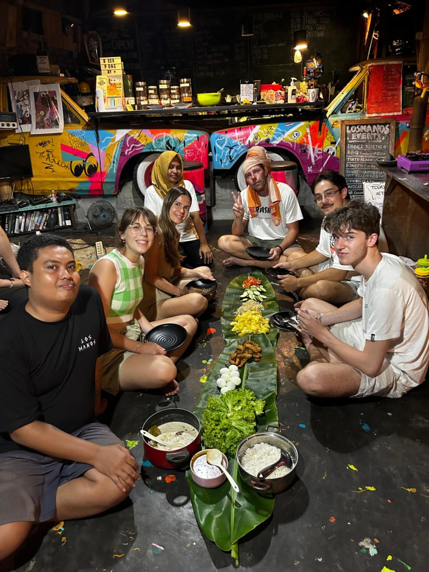 Losmanos Hostel 요그야카르타 외부 사진