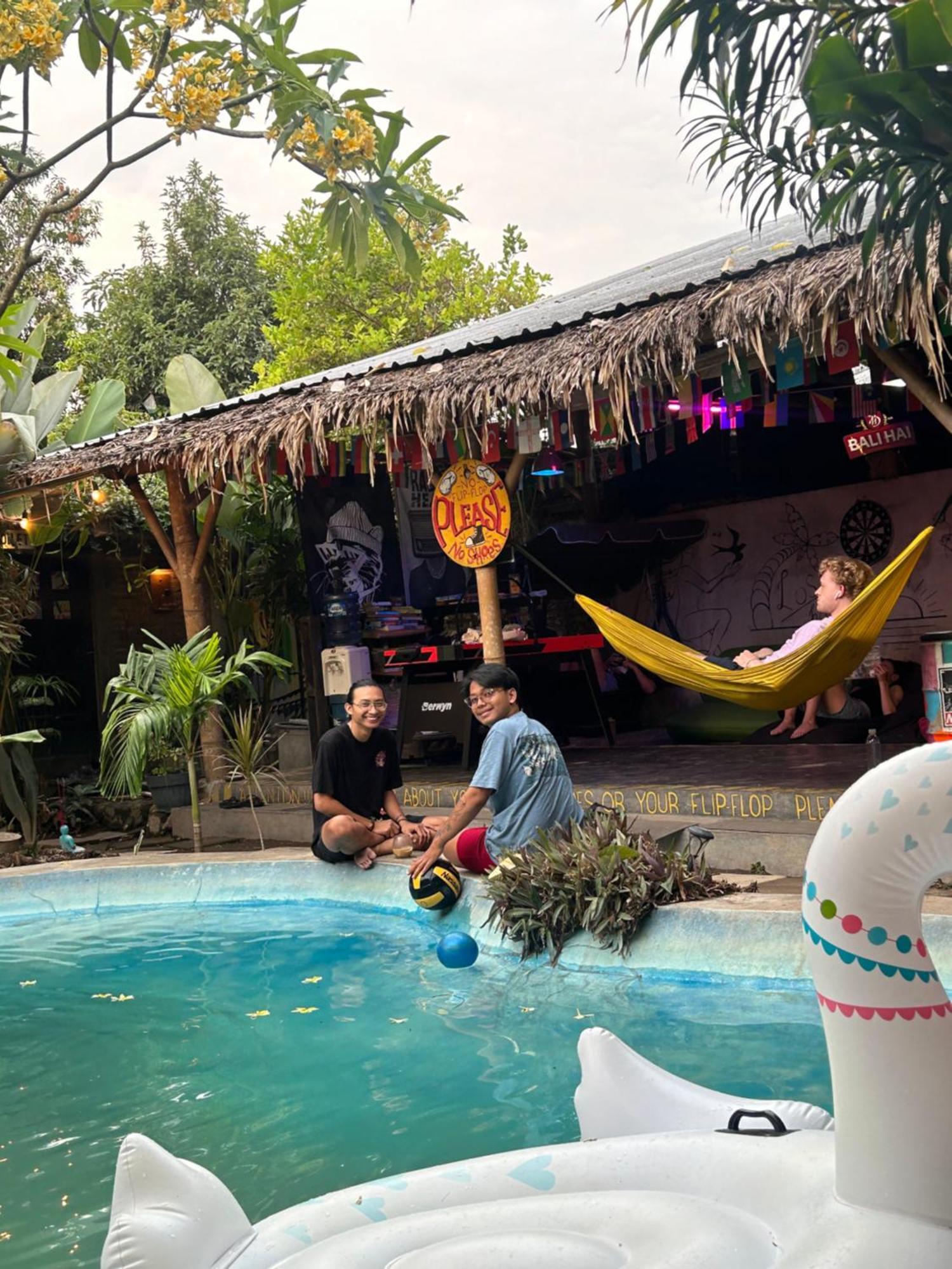 Losmanos Hostel 요그야카르타 외부 사진