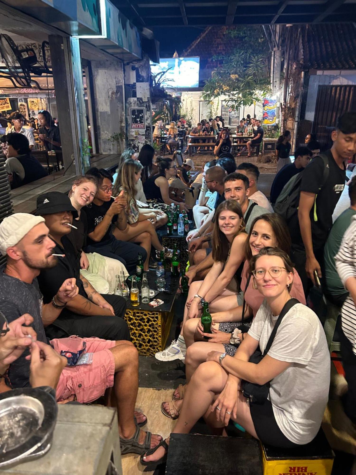 Losmanos Hostel 요그야카르타 외부 사진