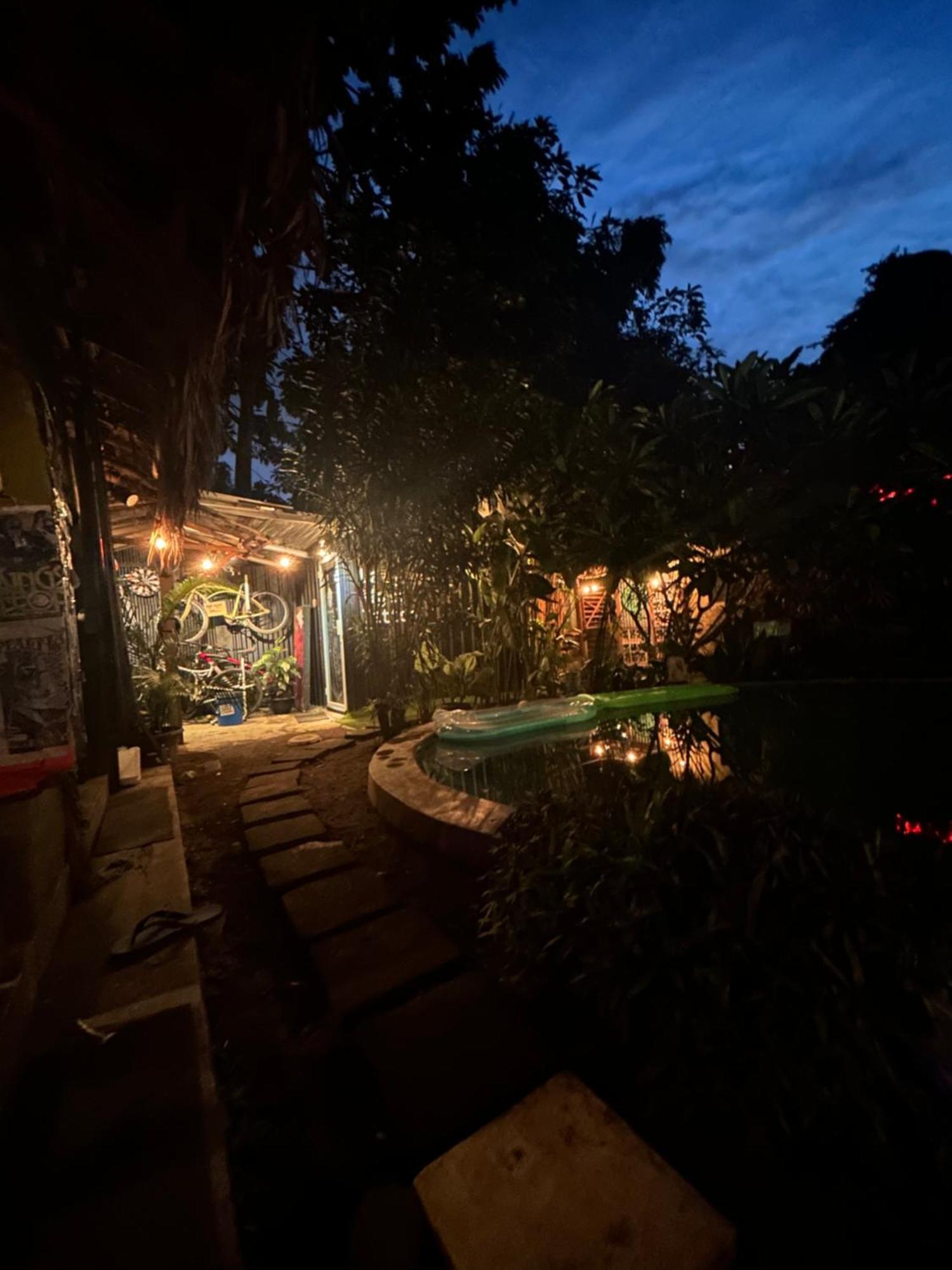 Losmanos Hostel 요그야카르타 외부 사진