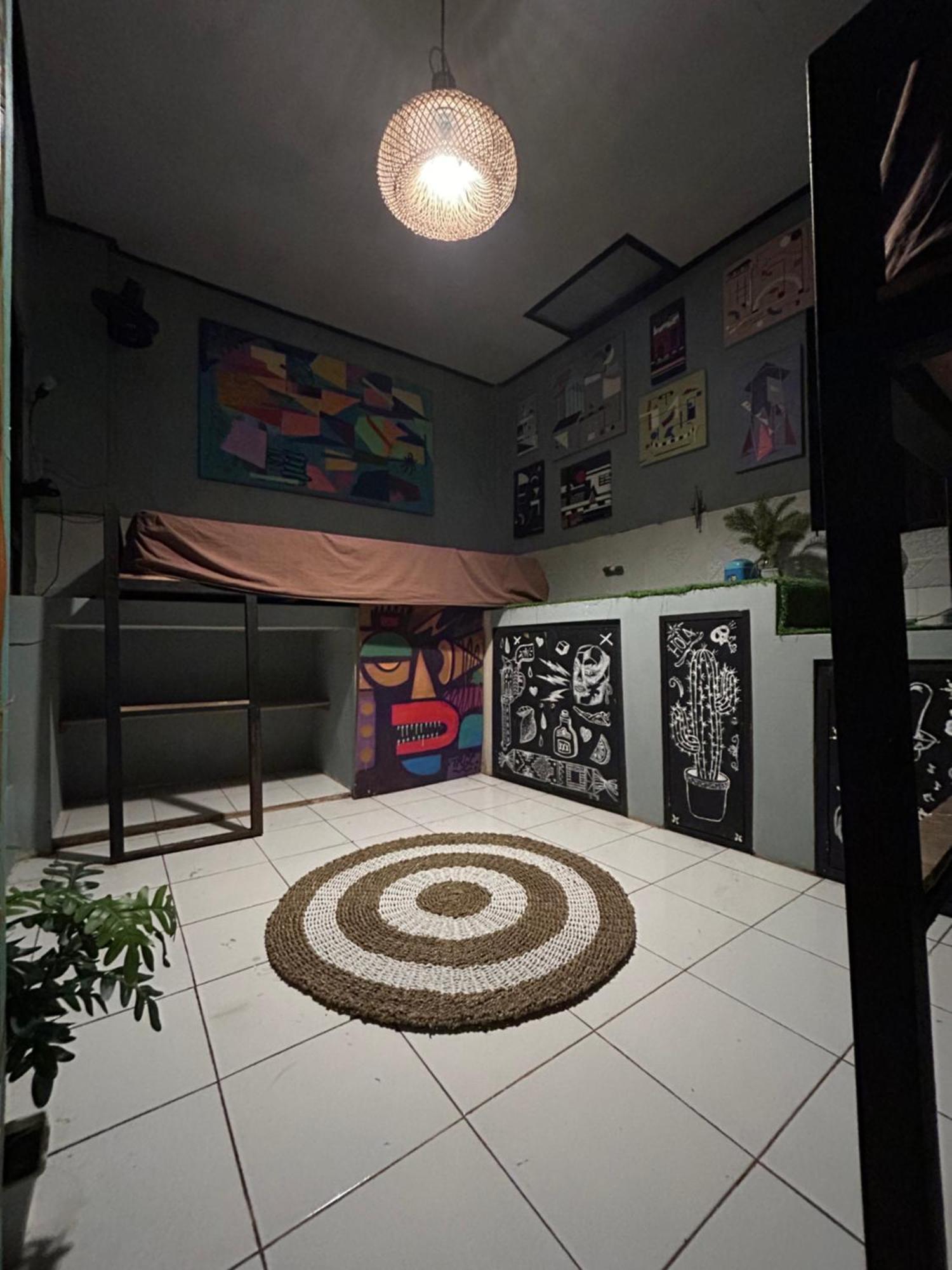 Losmanos Hostel 요그야카르타 외부 사진