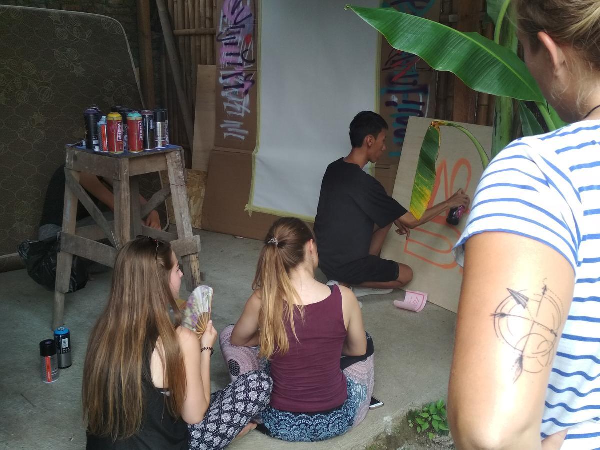 Losmanos Hostel 요그야카르타 외부 사진