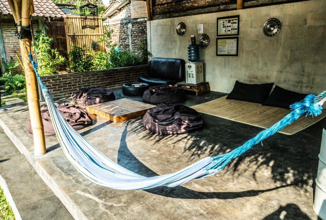 Losmanos Hostel 요그야카르타 외부 사진